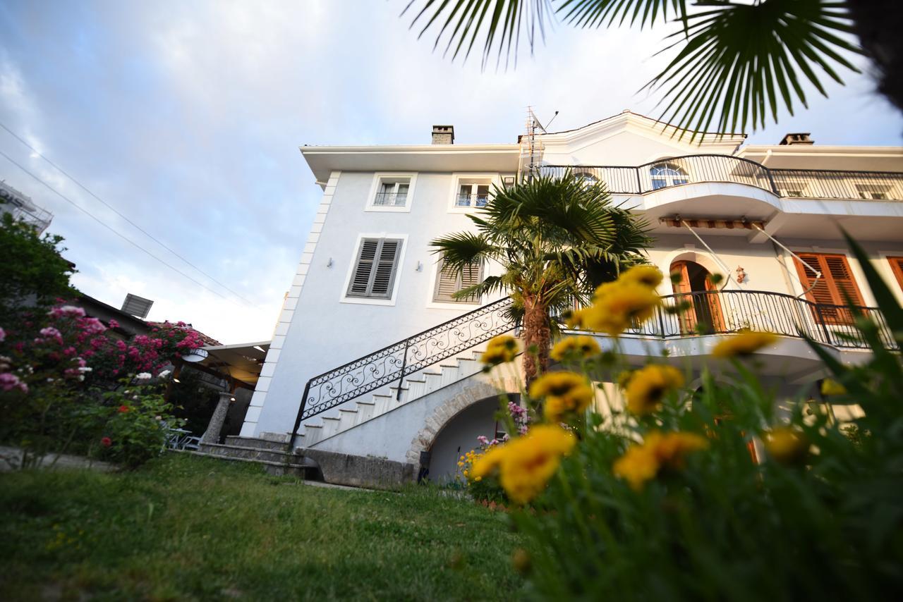 Rose Garden Hotel Shkoder Exterior photo