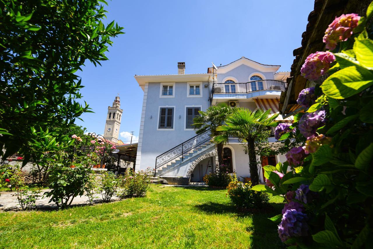 Rose Garden Hotel Shkoder Exterior photo